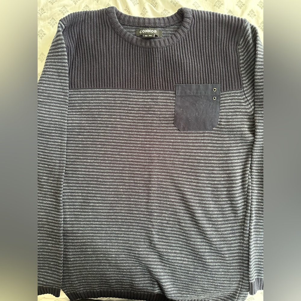 Crew neck striped blue sweater